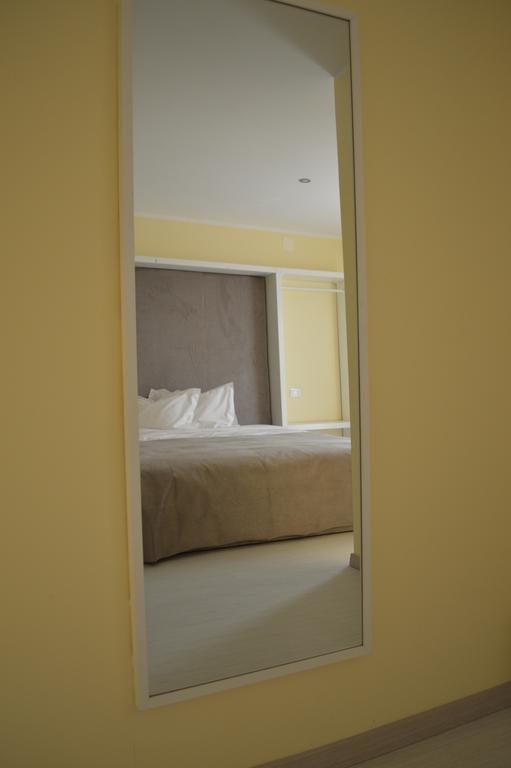 Hotel Nova ブザウ エクステリア 写真