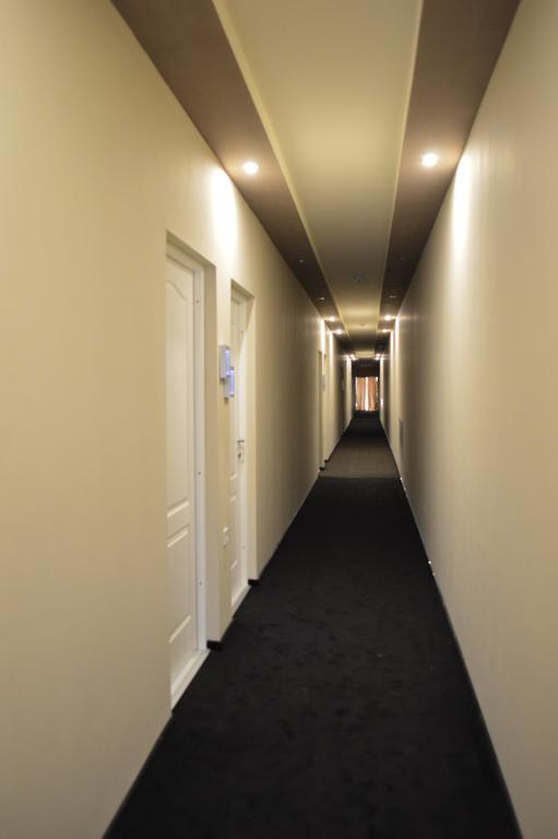 Hotel Nova ブザウ エクステリア 写真